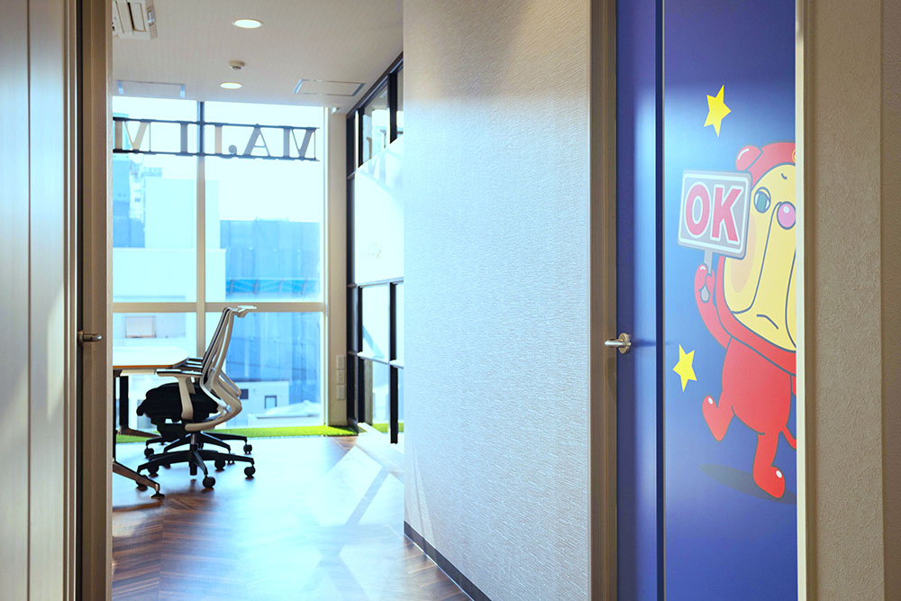 本氣メディア 廊下